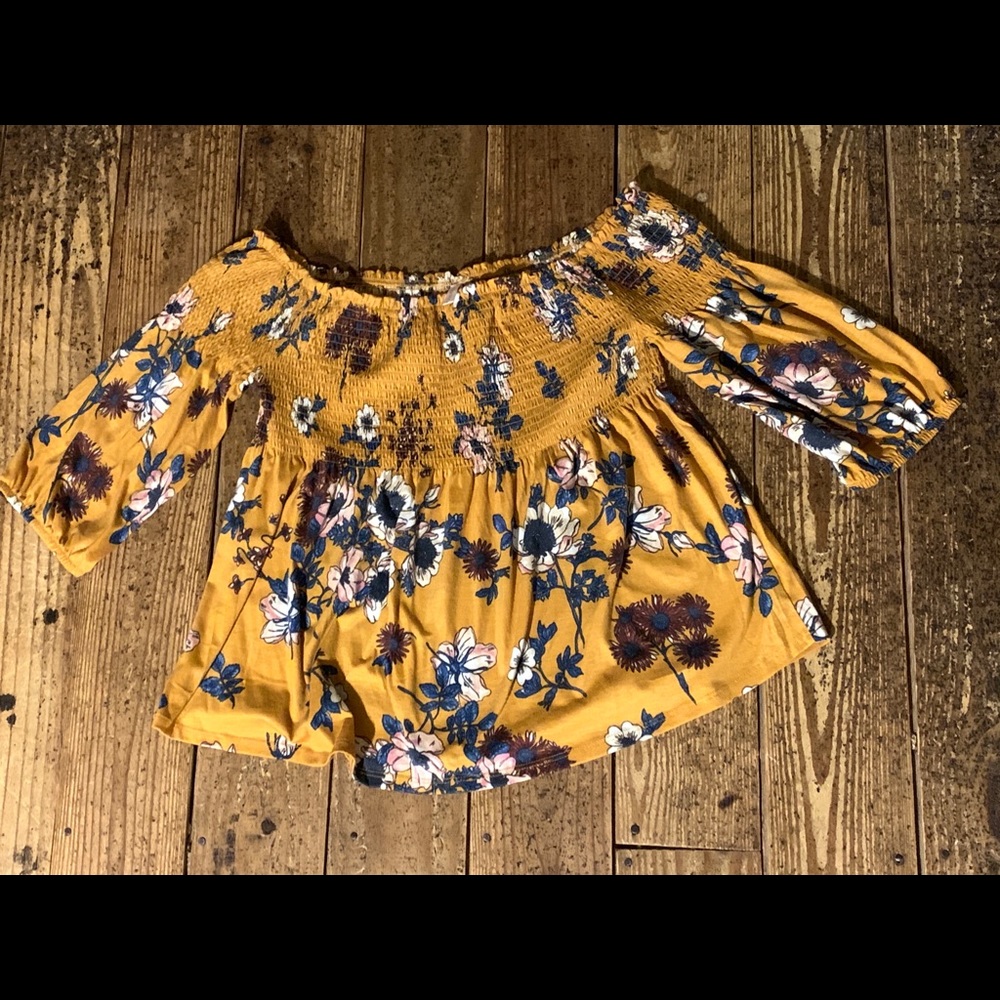 Xhilaration flower shoulder less top